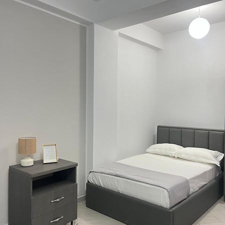 Blossom Apartments Vlorë Buitenkant foto
