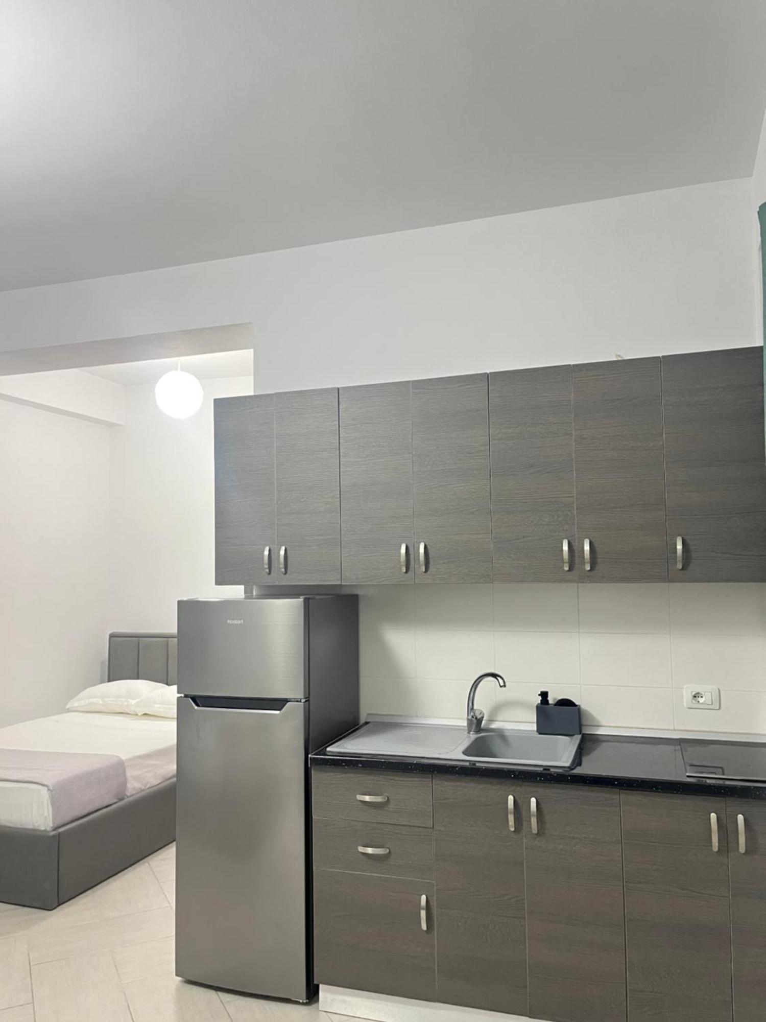Blossom Apartments Vlorë Buitenkant foto