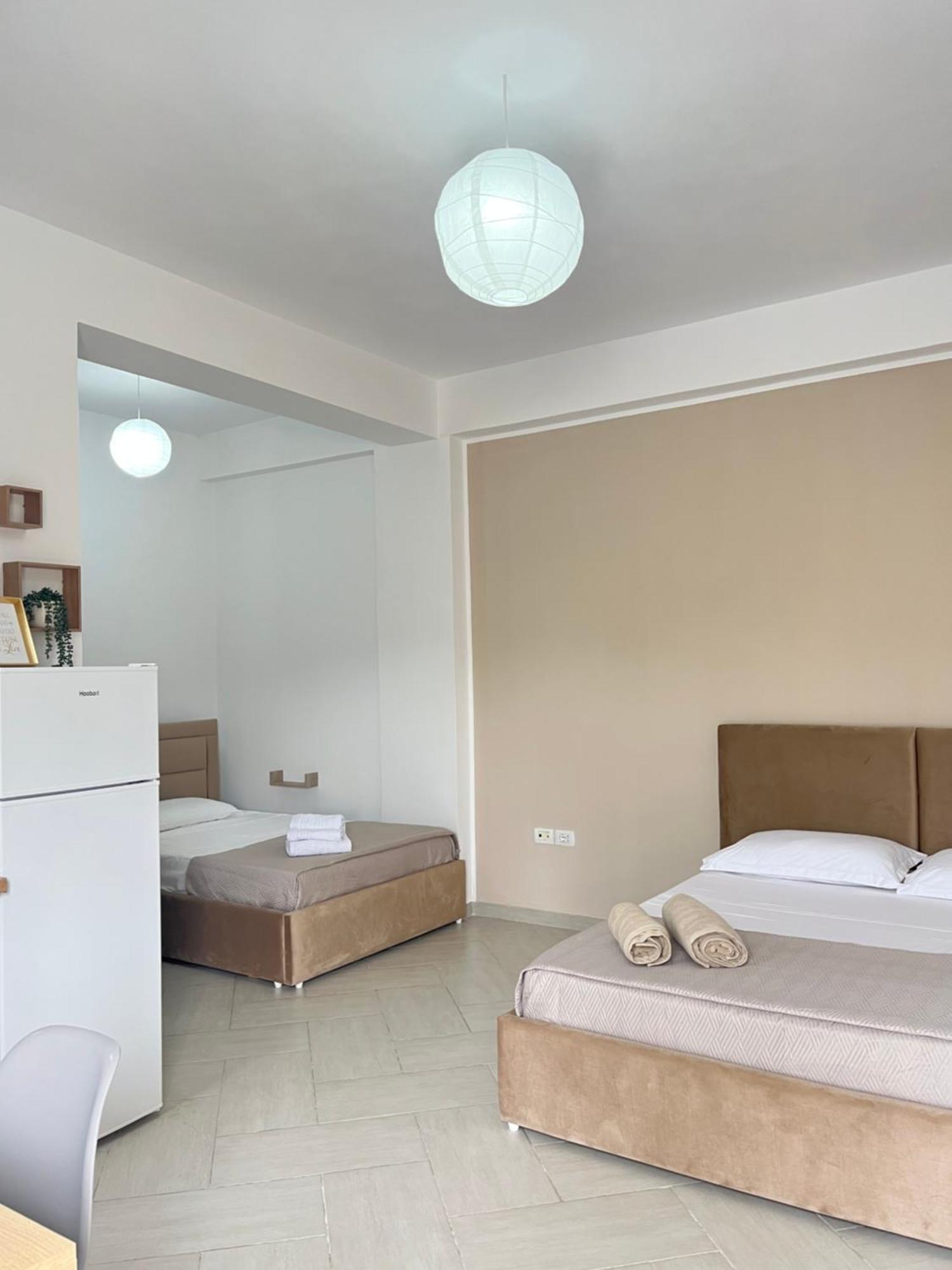 Blossom Apartments Vlorë Buitenkant foto